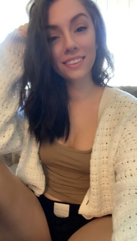 gabbie cakess pornstar sexy image