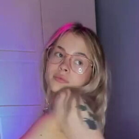 centaurihadar nude model img