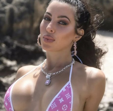 Angelina Bellucci xxx actress img