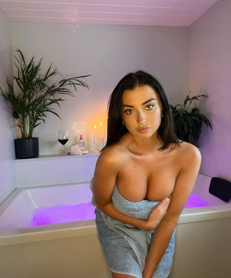 Adrianna Browne star pornographic gallery