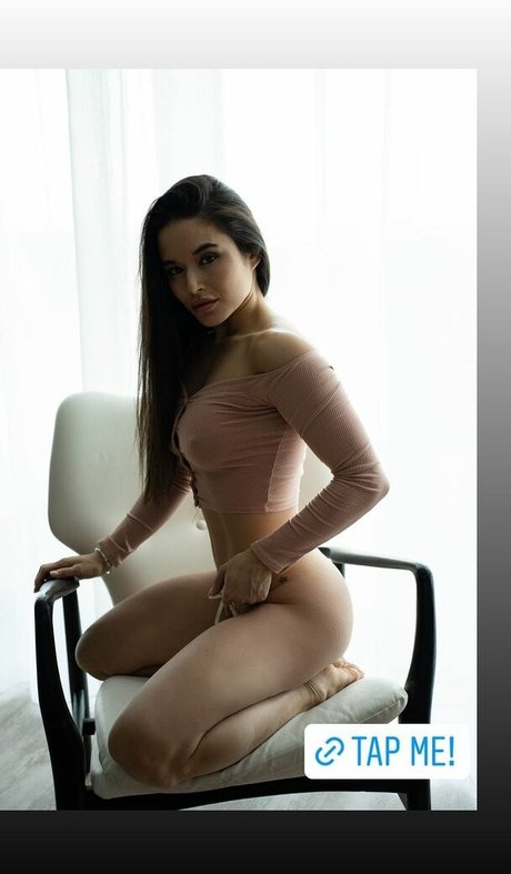 lesbian strapon onlyfans sexy naked pics