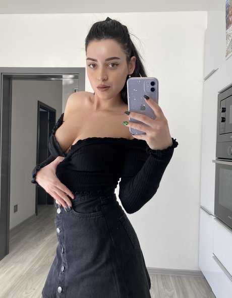 Monie Kulh hd pornstar photos