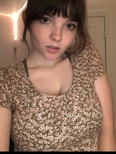 Stevie Rhodes model hot images