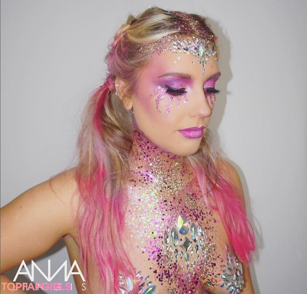 Ella Henderson pretty actress photos