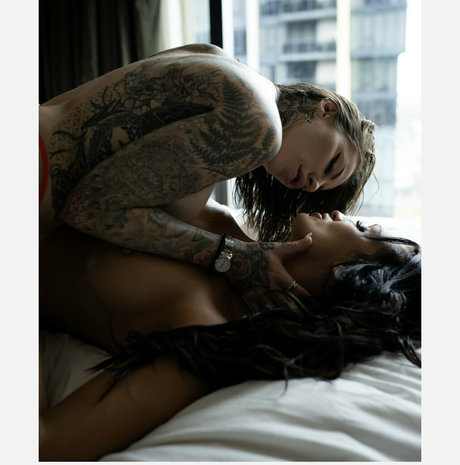 Hayley Vernon star top picture