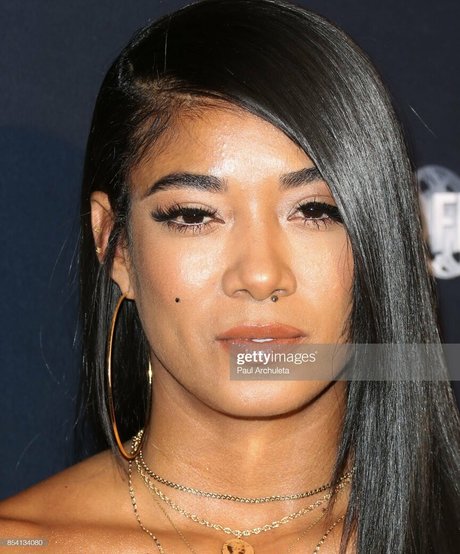 Mila J sexy model pictures
