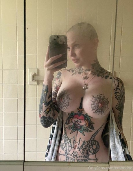 E Boring naked star pics