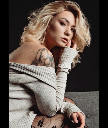 naked yoga onlyfans hot sexy photo