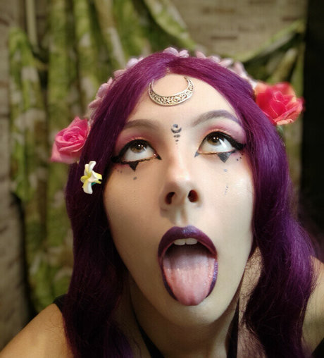 Blood alice sex model images