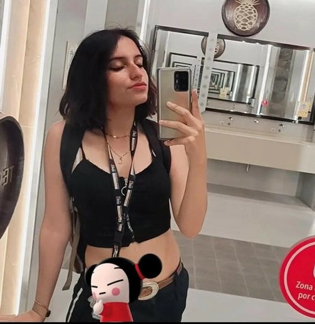 Itzel Navarro xxx pornstar image