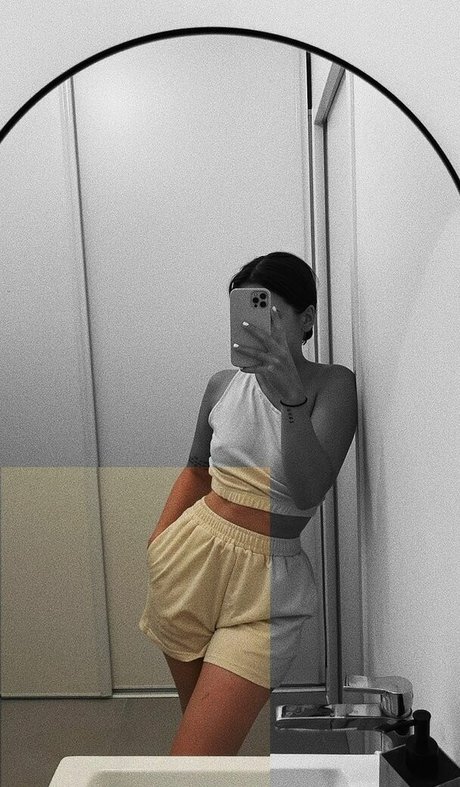 Apollinegrmz pornstar free images