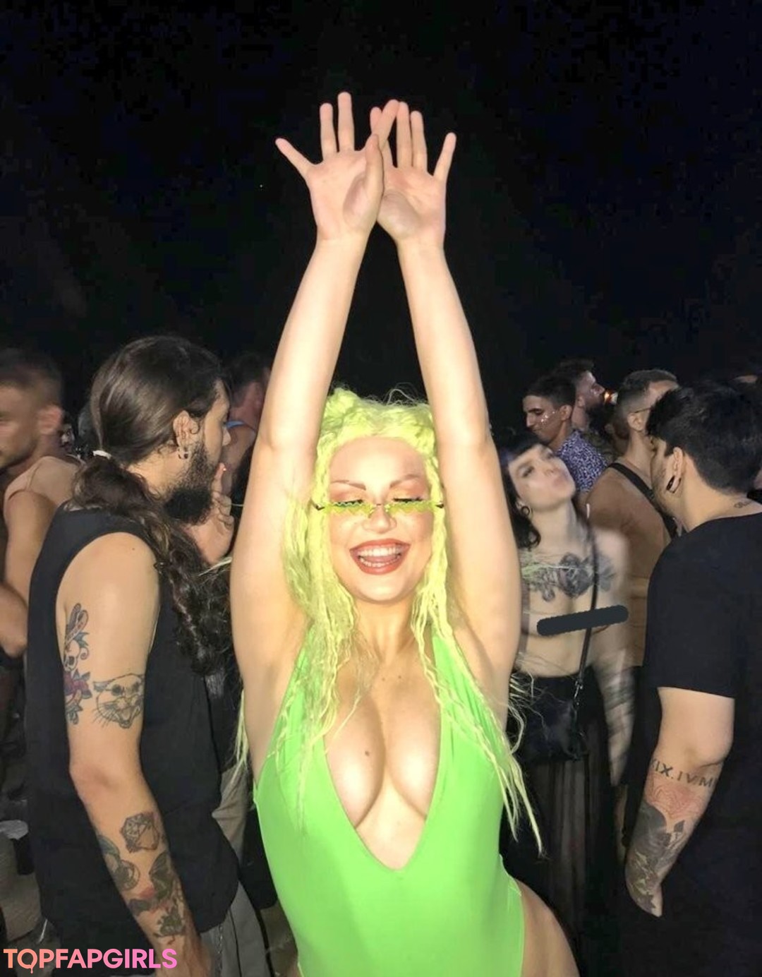 Bi0degradavel pornstar xxx gallery