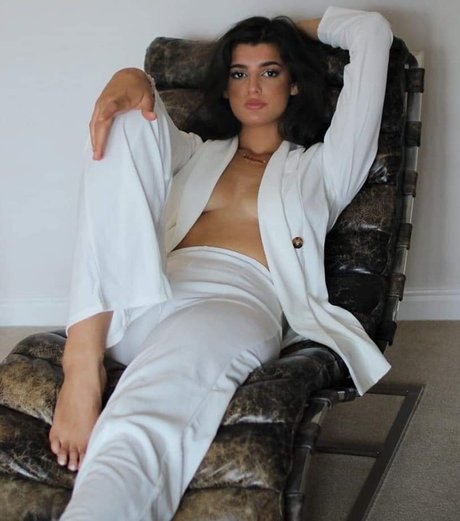 Chloe Bella Armstrong pornographic actress image