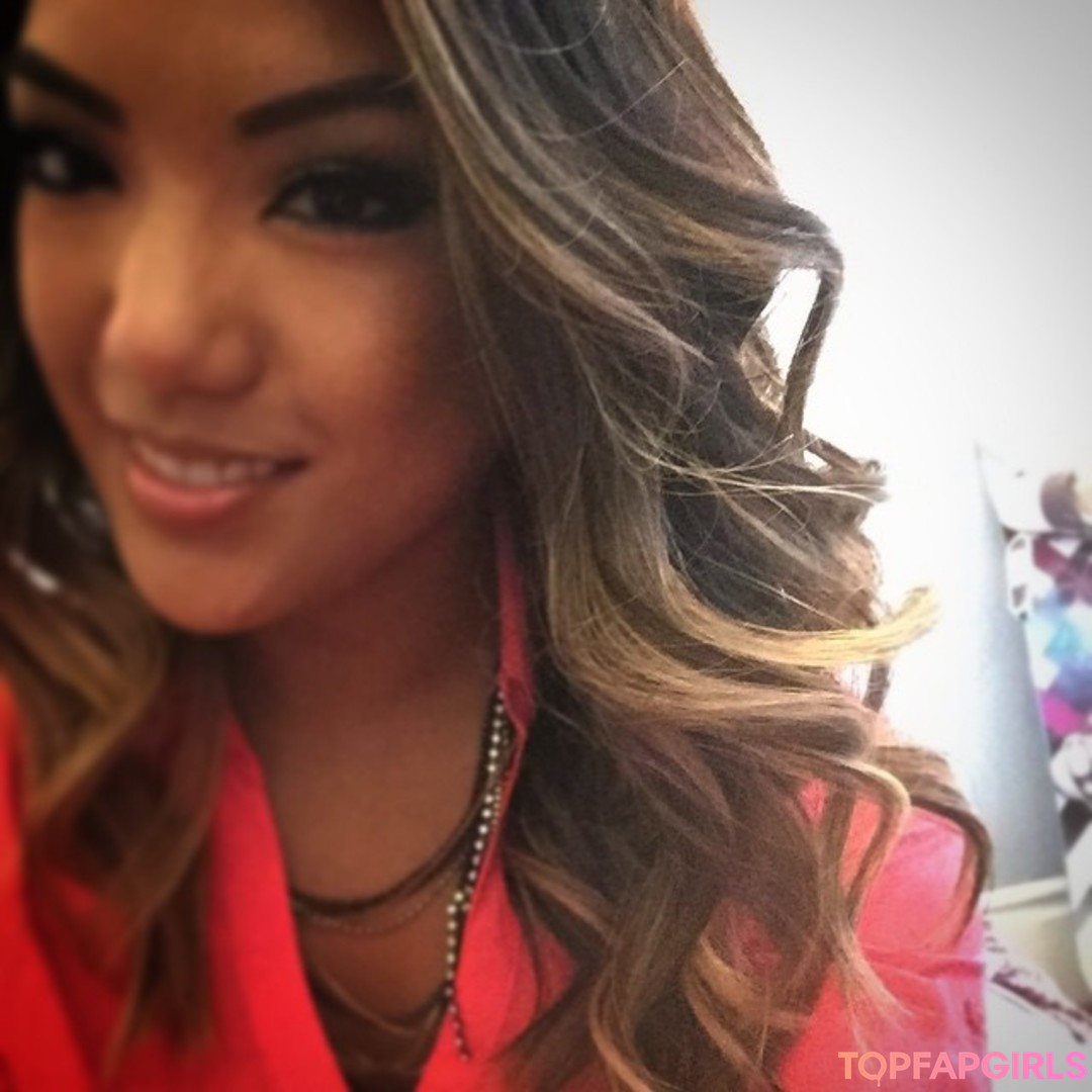 Janelle Ha profile image