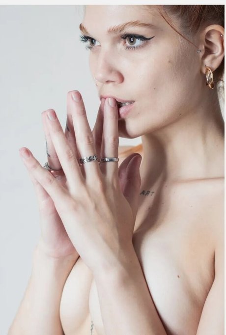 Babygirl69 high quality model photo