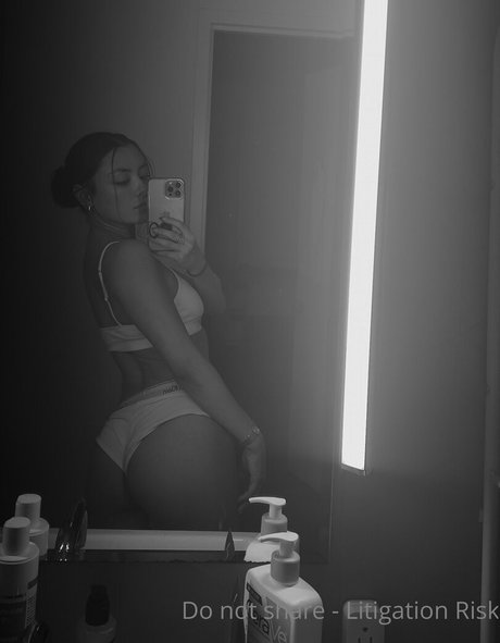 Eurasian1994 pornstar free image