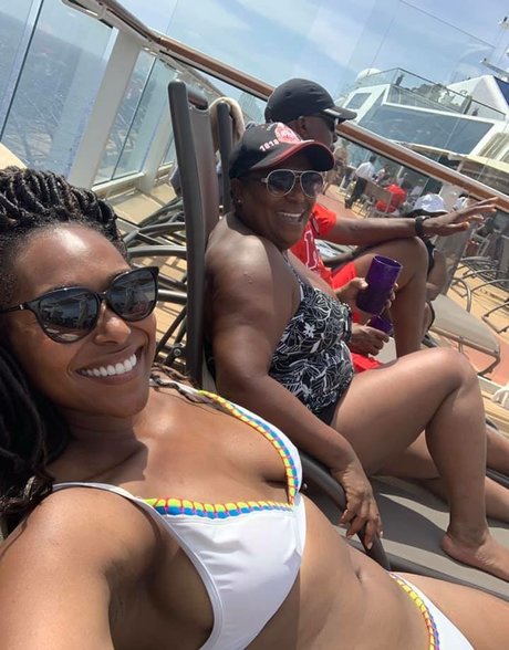 Dr Ebonie Vincent hot actress pics