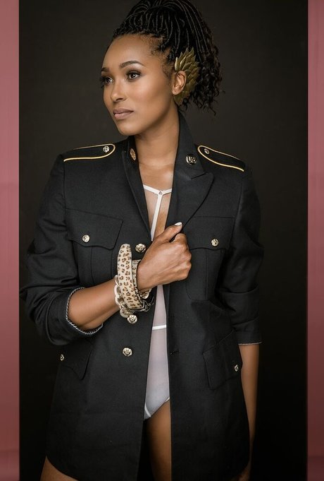 Dr Ebonie Vincent model naked gallery