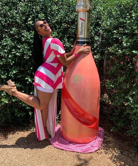 Dr Ebonie Vincent porn model picture