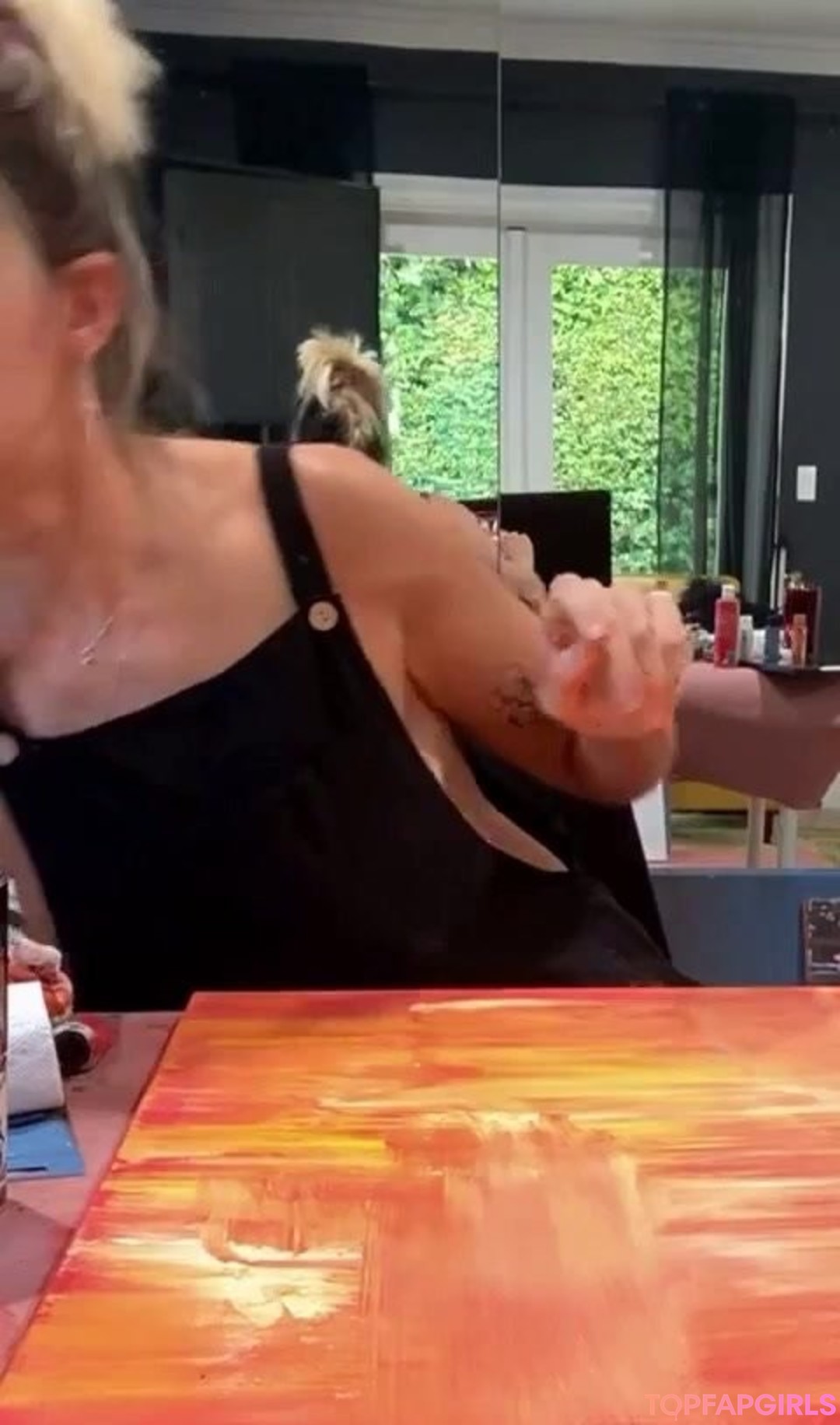 Gabbie Hanna nude model photo