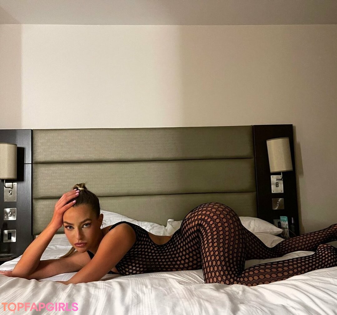 Robyn Aldridge model exclusive pics