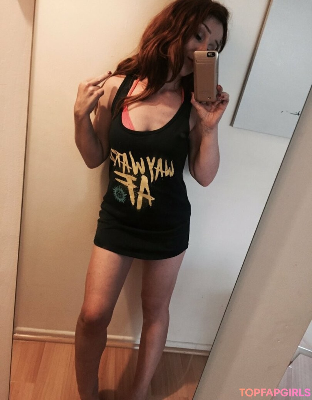 Ruth Connell pornstar top photo