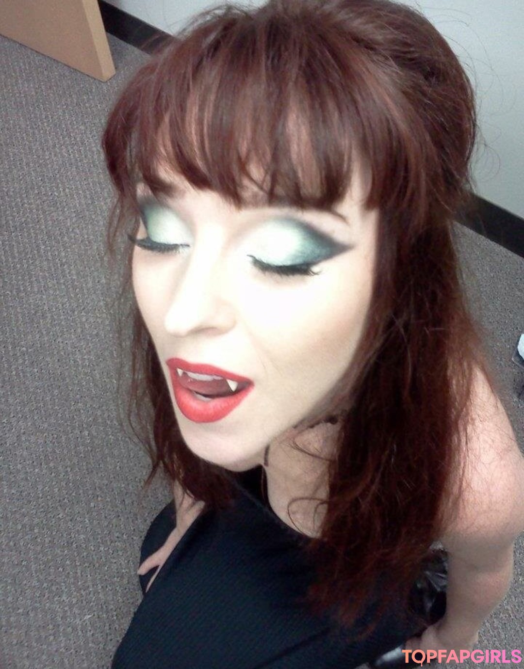 Ruth Connell exclusive model archive