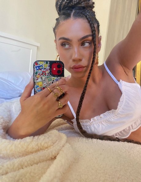 barista onlyfans adult photo