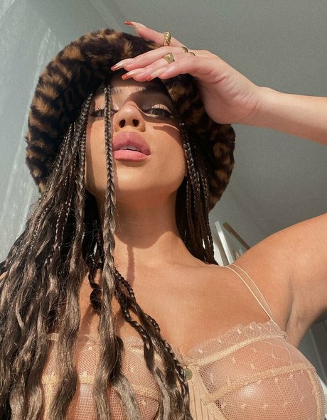 Makayla London model nice img