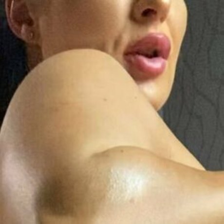 Chloe Lloyd hot pornstar pics