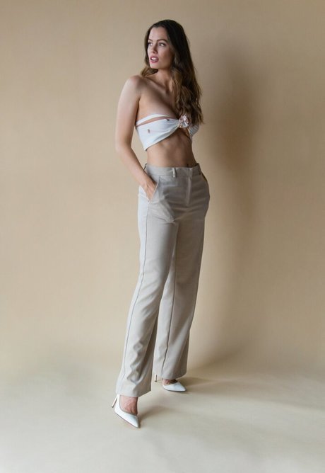 GeorgieToms pretty model img