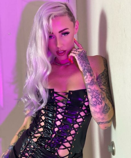 Shonda Laurelee Mackey model exclusive pic