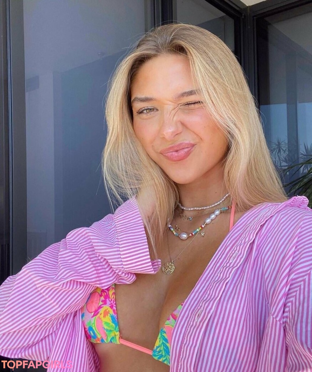 Tayla Stevenson sexy star image