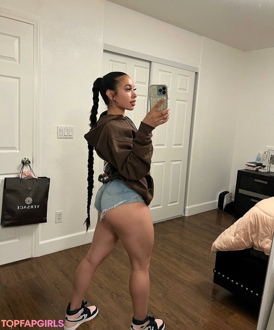 Vayshmoneyy model top pictures