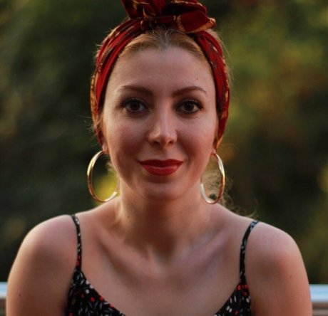 Dunya Vlog naked model picture