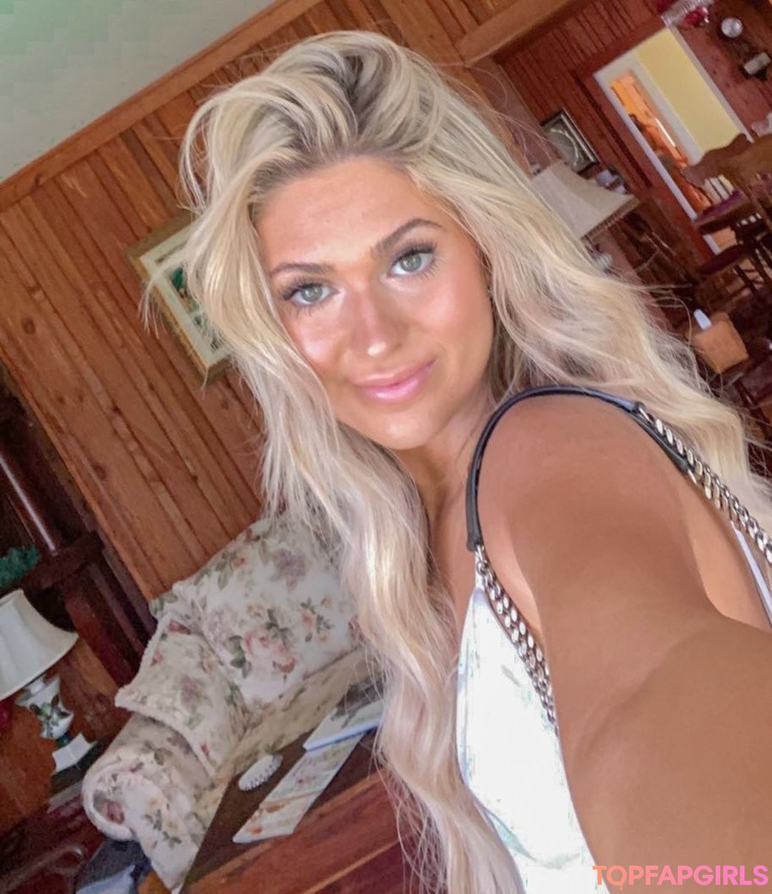 Alyssa Schoener porn actress photo