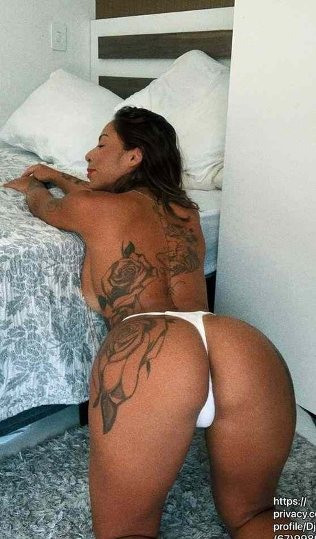 DjNanda art model gallery