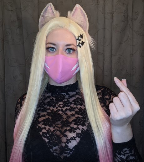 Lady Kitsune erotic pornstar pics