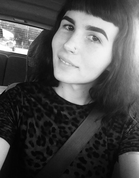 lilliannee sex model pic