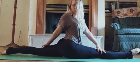 Darbvader_ model naked pic