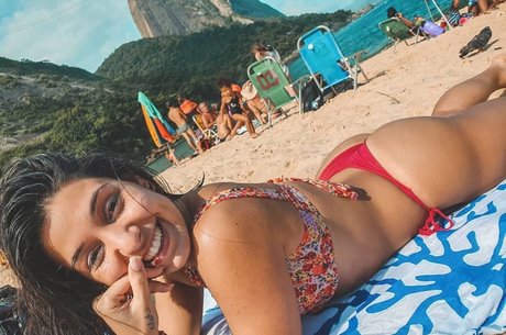 Malu Bastos art model pictures