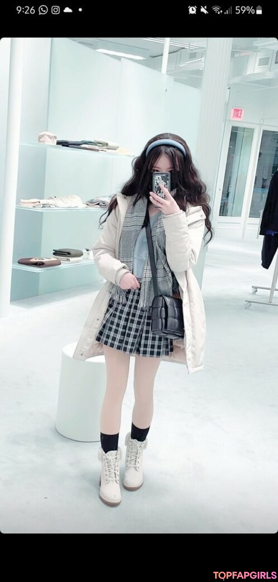 Aru rinh model hot photo