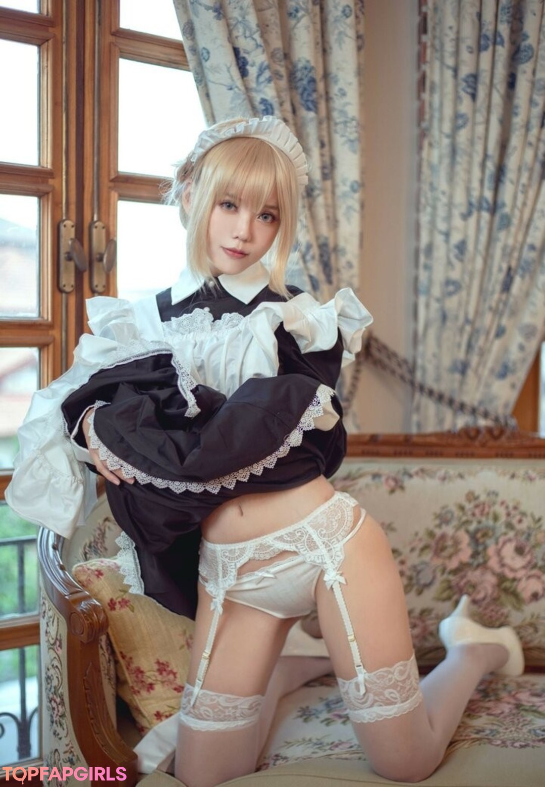 Angie0 0 naked actress photos