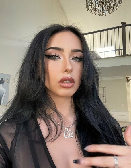 clothed onlyfans hot nude pic