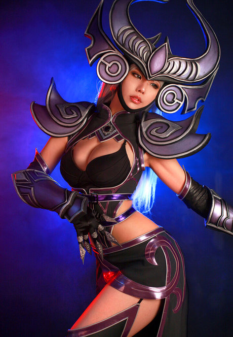 Spiral Cats Cosplay model naked picture