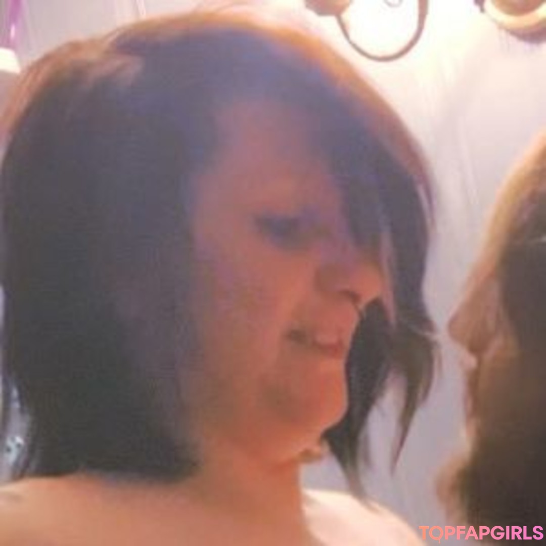 illow fae star nude archive