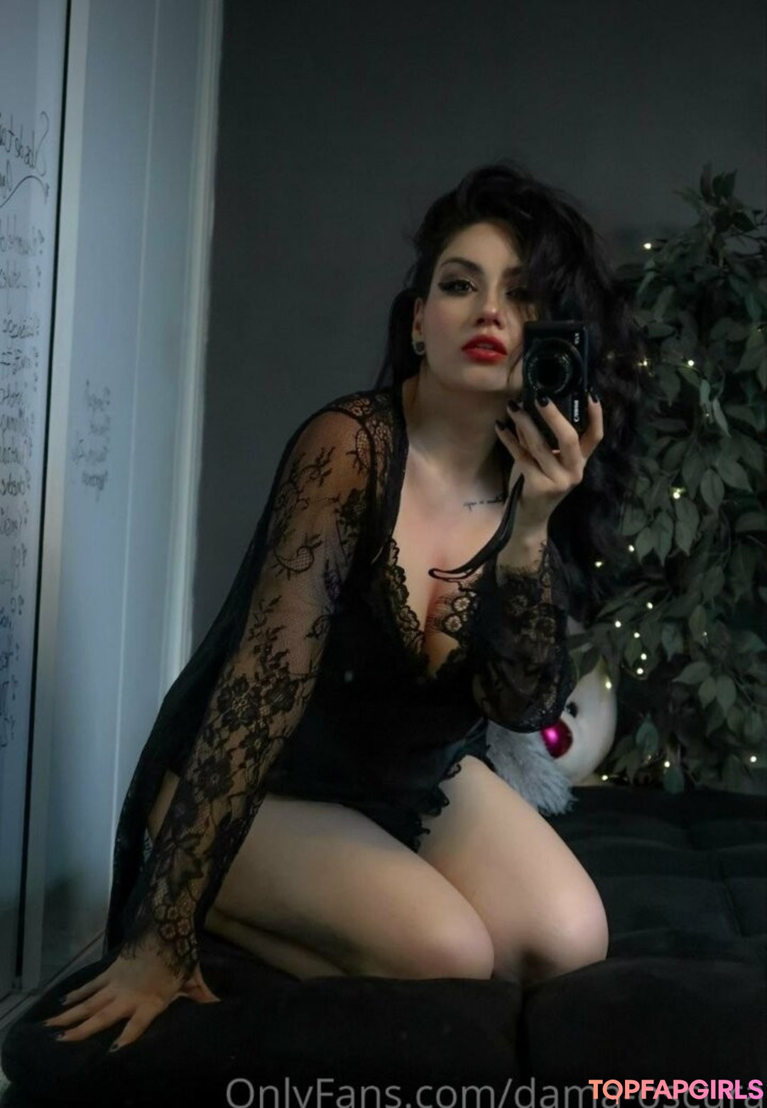 Dama Oscura naked actress img