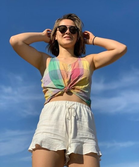 Gronya Somerville exclusive actress photos