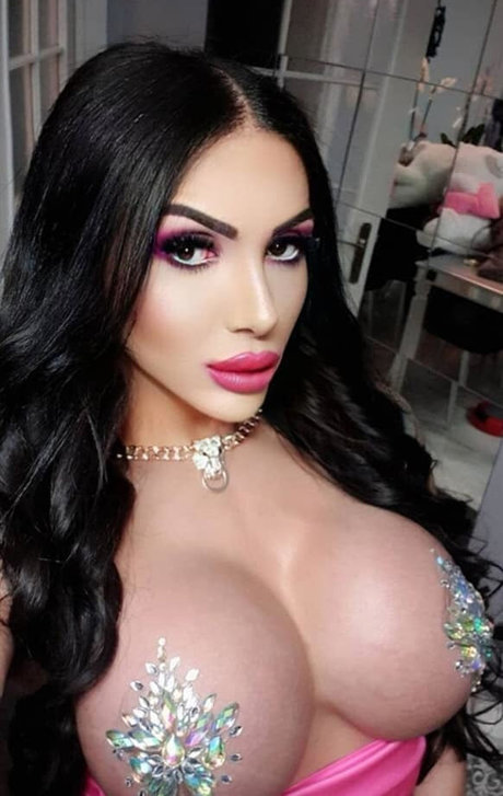 TS Afet Yakar star best photos