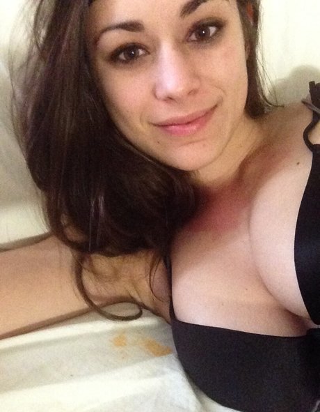 Katie Broad porn model images